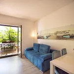 And A Ina בית הארחה 3*