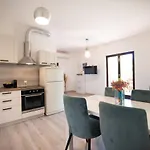 And A Ina בית הארחה זאדאר