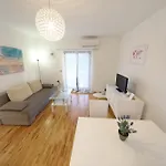 בית הארחה And A Ina 3*