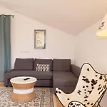 And A Ina בית הארחה 3*