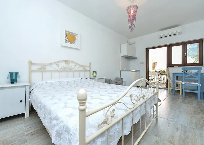 Pensionat And A Ina 3*