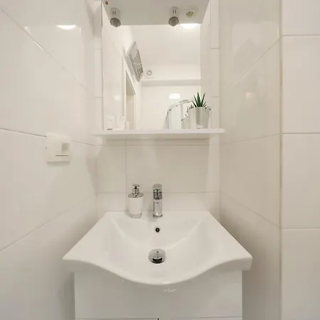 And A Ina Задар