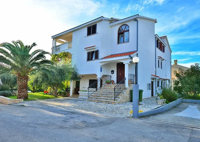 And A Ina Casa de hóspedes Zadar