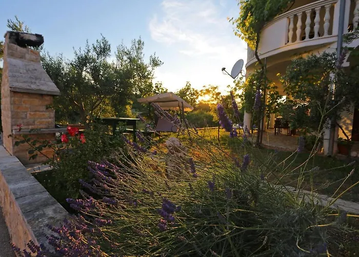 Casa de hóspedes And A Ina Zadar