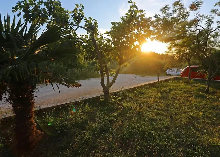 And A Ina Casa de hóspedes